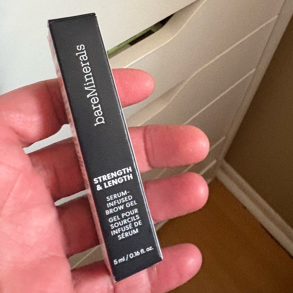 bareMinerals Strength & Length Serum-Infused Brow Gel - In CLEAR, Brand New.